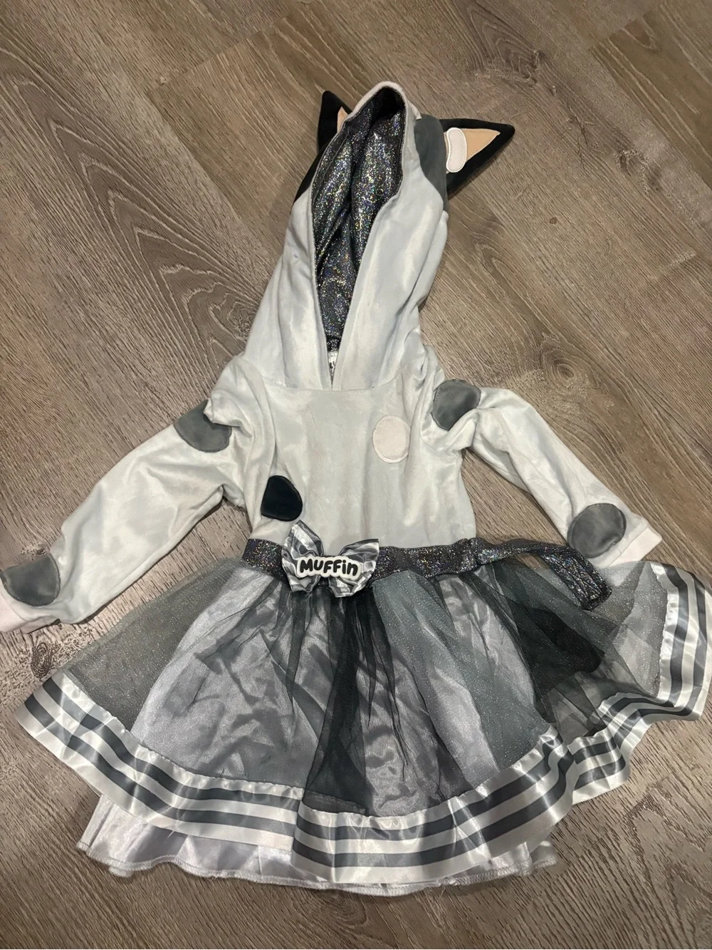 Bluey. Gray Muffin Cat Hooded Costume Dress. 3T-4T.